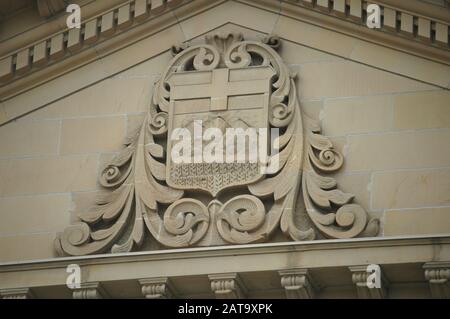 Nahaufnahme der geschnitzten Wappen der Provinz Alberta auf dem Alberta Legislature Building in Edmonton, Alberta, Kanada. Stockfoto