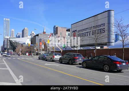 TORONTO, KANADA-29 Mar 2019 - Blick auf dem Campus der Universität von Toronto, um Queen's Park, gegründet 1827 als King's College, in nach unten Stockfoto