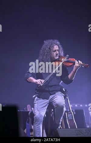 Rom, Italien. Januar 2020. Modena City Ramblers in 'Riaccolti im Theater' Tour 2020 im Auditorium Parco della Musica in Rom. (Foto von Daniela Franceelli/Pacific Press) Credit: Pacific Press Agency/Alamy Live News Stockfoto