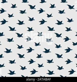 Federschwalben Birds Simple Print. Nahtloses Muster mit Vogelsilhouetten für textiles Druckdesign und Tapeten. Dunkelblau Elegante fliegende Krabenvögel isoliert auf grauem Hintergrund Stock Vektor