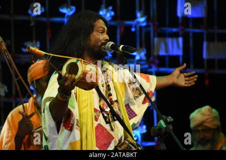 Kolkata, Indien. Januar 2020. "Bouls of Bengal" aus Indien, das auf dem 'Sur Jahan', dem 'World Peace Music Festival 2020', auftritt, das von einer privaten Organisation organisiert wurde. (Foto von Biswarup Ganguly/Pacific Press) Credit: Pacific Press Agency/Alamy Live News Stockfoto