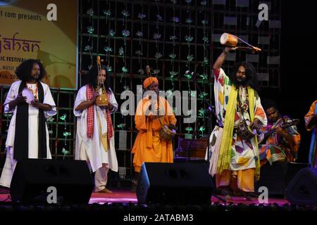 Kolkata, Indien. Januar 2020. "Bouls of Bengal" aus Indien, das auf dem 'Sur Jahan', dem 'World Peace Music Festival 2020', auftritt, das von einer privaten Organisation organisiert wurde. (Foto von Biswarup Ganguly/Pacific Press) Credit: Pacific Press Agency/Alamy Live News Stockfoto