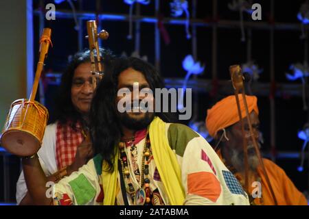 Kolkata, Indien. Januar 2020. "Bouls of Bengal" aus Indien, das auf dem 'Sur Jahan', dem 'World Peace Music Festival 2020', auftritt, das von einer privaten Organisation organisiert wurde. (Foto von Biswarup Ganguly/Pacific Press) Credit: Pacific Press Agency/Alamy Live News Stockfoto