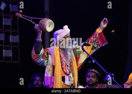 Kolkata, Indien. Januar 2020. "Bouls of Bengal" aus Indien, das auf dem 'Sur Jahan', dem 'World Peace Music Festival 2020', auftritt, das von einer privaten Organisation organisiert wurde. (Foto von Biswarup Ganguly/Pacific Press) Credit: Pacific Press Agency/Alamy Live News Stockfoto