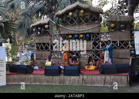 Kolkata, Indien. Januar 2020. "Bouls of Bengal" aus Indien, das auf dem 'Sur Jahan', dem 'World Peace Music Festival 2020', auftritt, das von einer privaten Organisation organisiert wurde. (Foto von Biswarup Ganguly/Pacific Press) Credit: Pacific Press Agency/Alamy Live News Stockfoto