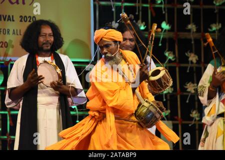 Kolkata, Indien. Januar 2020. "Bouls of Bengal" aus Indien, das auf dem 'Sur Jahan', dem 'World Peace Music Festival 2020', auftritt, das von einer privaten Organisation organisiert wurde. (Foto von Biswarup Ganguly/Pacific Press) Credit: Pacific Press Agency/Alamy Live News Stockfoto