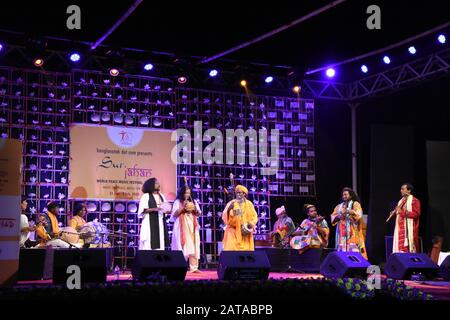 Kolkata, Indien. Januar 2020. "Bouls of Bengal" aus Indien, das auf dem 'Sur Jahan', dem 'World Peace Music Festival 2020', auftritt, das von einer privaten Organisation organisiert wurde. (Foto von Biswarup Ganguly/Pacific Press) Credit: Pacific Press Agency/Alamy Live News Stockfoto