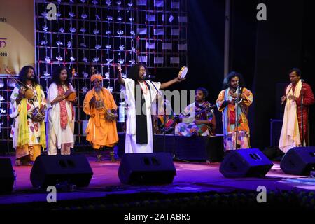 Kolkata, Indien. Januar 2020. "Bouls of Bengal" aus Indien, das auf dem 'Sur Jahan', dem 'World Peace Music Festival 2020', auftritt, das von einer privaten Organisation organisiert wurde. (Foto von Biswarup Ganguly/Pacific Press) Credit: Pacific Press Agency/Alamy Live News Stockfoto