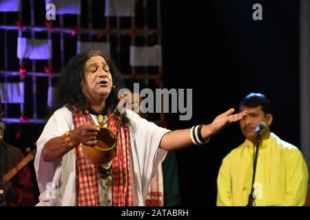 Kolkata, Indien. Januar 2020. "Bouls of Bengal" aus Indien, das auf dem 'Sur Jahan', dem 'World Peace Music Festival 2020', auftritt, das von einer privaten Organisation organisiert wurde. (Foto von Biswarup Ganguly/Pacific Press) Credit: Pacific Press Agency/Alamy Live News Stockfoto