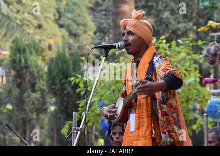 Kolkata, Indien. Januar 2020. "Bouls of Bengal" aus Indien, das auf dem 'Sur Jahan', dem 'World Peace Music Festival 2020', auftritt, das von einer privaten Organisation organisiert wurde. (Foto von Biswarup Ganguly/Pacific Press) Credit: Pacific Press Agency/Alamy Live News Stockfoto