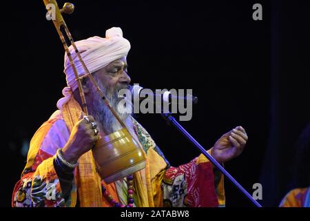 Kolkata, Indien. Januar 2020. "Bouls of Bengal" aus Indien, das auf dem 'Sur Jahan', dem 'World Peace Music Festival 2020', auftritt, das von einer privaten Organisation organisiert wurde. (Foto von Biswarup Ganguly/Pacific Press) Credit: Pacific Press Agency/Alamy Live News Stockfoto