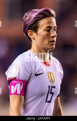 Houston, Texas, USA. Januar 2020. US-Vorgesetzte Megan Rapinoe (15) in der ersten Hälfte während der CONCACAF-Gruppe EIN Olympisches Qualifikationsspiel Der Frauen gegen Panama im BBVA Stadium in Houston, Texas. Maria Lysaker/CSM/Alamy Live News Stockfoto