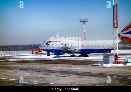 Tambov, Russische Föderation - 27. März 2013 British Airways Flugzeug im Flughafen. Stockfoto