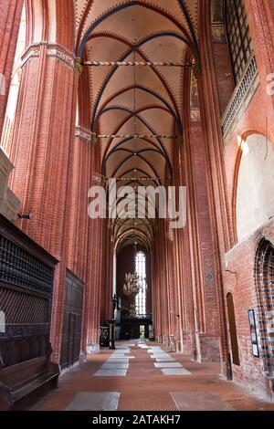 Innenraum von St. Nicolas (St. Nikolai) Kirche, Wismar, Mecklenburg-Vorpommern, Deutschland, Europa Stockfoto