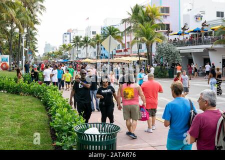 Miami Beach, FL, USA. Januar 2020. Atmosphäre beim Super Bowl LIV Experience in Miami Beach, FL, 31. Januar 2020. Kredit: Mpi140/Media Punch/Alamy Live News Stockfoto