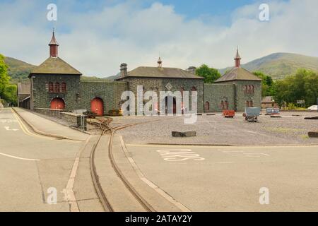 Das National Slate Museum die ehemaligen Werkstätten des Dinorwic-Steinbruchs erinnern an die Schieferindustrie, die einst das Gebiet in Llanberis Wales beherrschte Stockfoto