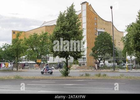 Berlin, DEUTSCHLAND - 12. JULI 2016: Berliner Philharmonie, Konzertsaal in Berlin. Heimat der Berliner Philharmoniker Stockfoto