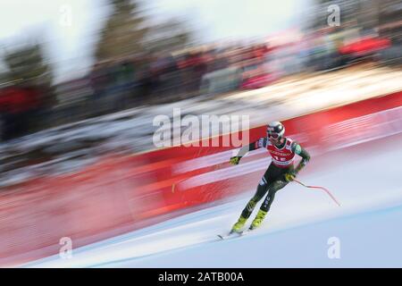 Garmisch-Partenkirchen, Deutschland. Februar 2020. Bryce Bennett von den USA fährt beim Abfahrtslauf des Audi Fis-Alpine-Skiweltcups am 01. Februar 2020 in Garmisch-Partenkirchen den Kurs hinunter. Kredit: European Sports Photographic Agency/Alamy Live News Stockfoto