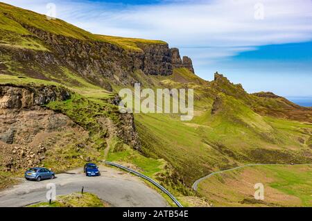 Blick in Richtung Quiraing im tternischen Gebiet der Insel Skye Inner Hebrides Highland in Schottland von Süden Stockfoto