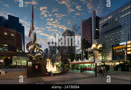 Singapur, Januar 2020. Blick auf das citylife in der Orchard Road bei Sonnenuntergang. Stockfoto