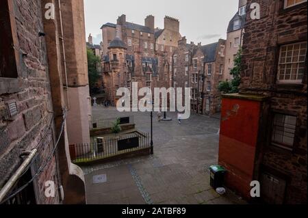 Das Schriftstellermuseum in Lady Stair's Close. Stadtbild/Reisefotografie von Edinburgh von Pep Masip. Stockfoto