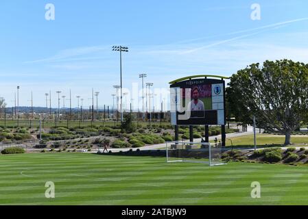 Irvine, KALIFORNIEN - 31. JANUAR 2020: Video-Scoreboard im Championship Soccer Stadium, Orange County Great Park. Stockfoto