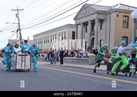 Halloween Coffin läuft auf Riverhead Long Island New York Stockfoto