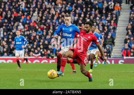 Glasgow, Großbritannien. Februar 2020. Der Rangers FC spielte Aberdeen auf dem Heimstadion der Glasgower Mannschaften im Ibrox-Fußballstadion in einem Spiel der Scottish Premiere League. Die letzten beiden Spiele zwischen diesen Mannschaften führten zu einem 5 - 0-Sieg für die Rangers in Ibrox und einem 2 - 2-Unentschieden in Pittodrie, Aberdeens Heimatstadion, so dass dies in den Ligapunkten ein wichtiges Spiel für beide Mannschaften ist. Das Spiel endete 0 - 0. Credit: Findlay/Alamy Live News Stockfoto