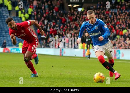 Glasgow, Großbritannien. Februar 2020. Der Rangers FC spielte Aberdeen auf dem Heimstadion der Glasgower Mannschaften im Ibrox-Fußballstadion in einem Spiel der Scottish Premiere League. Die letzten beiden Spiele zwischen diesen Mannschaften führten zu einem 5 - 0-Sieg für die Rangers in Ibrox und einem 2 - 2-Unentschieden in Pittodrie, Aberdeens Heimatstadion, so dass dies in den Ligapunkten ein wichtiges Spiel für beide Mannschaften ist. Das Spiel endete 0 - 0. Credit: Findlay/Alamy Live News Stockfoto