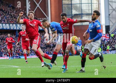 Glasgow, Großbritannien. Februar 2020. Der Rangers FC spielte Aberdeen auf dem Heimstadion der Glasgower Mannschaften im Ibrox-Fußballstadion in einem Spiel der Scottish Premiere League. Die letzten beiden Spiele zwischen diesen Mannschaften führten zu einem 5 - 0-Sieg für die Rangers in Ibrox und einem 2 - 2-Unentschieden in Pittodrie, Aberdeens Heimatstadion, so dass dies in den Ligapunkten ein wichtiges Spiel für beide Mannschaften ist. Das Spiel endete 0 - 0. Credit: Findlay/Alamy Live News Stockfoto