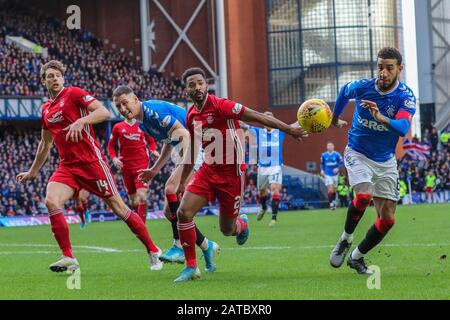 Glasgow, Großbritannien. Februar 2020. Der Rangers FC spielte Aberdeen auf dem Heimstadion der Glasgower Mannschaften im Ibrox-Fußballstadion in einem Spiel der Scottish Premiere League. Die letzten beiden Spiele zwischen diesen Mannschaften führten zu einem 5 - 0-Sieg für die Rangers in Ibrox und einem 2 - 2-Unentschieden in Pittodrie, Aberdeens Heimatstadion, so dass dies in den Ligapunkten ein wichtiges Spiel für beide Mannschaften ist. Das Spiel endete 0 - 0. Credit: Findlay/Alamy Live News Stockfoto