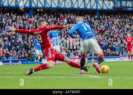 Glasgow, Großbritannien. Februar 2020. Der Rangers FC spielte Aberdeen auf dem Heimstadion der Glasgower Mannschaften im Ibrox-Fußballstadion in einem Spiel der Scottish Premiere League. Die letzten beiden Spiele zwischen diesen Mannschaften führten zu einem 5 - 0-Sieg für die Rangers in Ibrox und einem 2 - 2-Unentschieden in Pittodrie, Aberdeens Heimatstadion, so dass dies in den Ligapunkten ein wichtiges Spiel für beide Mannschaften ist. Das Spiel endete 0 - 0. Credit: Findlay/Alamy Live News Stockfoto