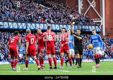 Glasgow, Großbritannien. Februar 2020. Der Rangers FC spielte Aberdeen auf dem Heimstadion der Glasgower Mannschaften im Ibrox-Fußballstadion in einem Spiel der Scottish Premiere League. Die letzten beiden Spiele zwischen diesen Mannschaften führten zu einem 5 - 0-Sieg für die Rangers in Ibrox und einem 2 - 2-Unentschieden in Pittodrie, Aberdeens Heimatstadion, so dass dies in den Ligapunkten ein wichtiges Spiel für beide Mannschaften ist. Das Spiel endete 0 - 0. Credit: Findlay/Alamy Live News Stockfoto