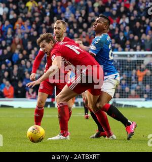 Glasgow, Großbritannien. Februar 2020. Der Rangers FC spielte Aberdeen auf dem Heimstadion der Glasgower Mannschaften im Ibrox-Fußballstadion in einem Spiel der Scottish Premiere League. Die letzten beiden Spiele zwischen diesen Mannschaften führten zu einem 5 - 0-Sieg für die Rangers in Ibrox und einem 2 - 2-Unentschieden in Pittodrie, Aberdeens Heimatstadion, so dass dies in den Ligapunkten ein wichtiges Spiel für beide Mannschaften ist. Das Spiel endete 0 - 0. Credit: Findlay/Alamy Live News Stockfoto