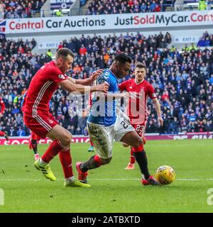 Glasgow, Großbritannien. Februar 2020. Der Rangers FC spielte Aberdeen auf dem Heimstadion der Glasgower Mannschaften im Ibrox-Fußballstadion in einem Spiel der Scottish Premiere League. Die letzten beiden Spiele zwischen diesen Mannschaften führten zu einem 5 - 0-Sieg für die Rangers in Ibrox und einem 2 - 2-Unentschieden in Pittodrie, Aberdeens Heimatstadion, so dass dies in den Ligapunkten ein wichtiges Spiel für beide Mannschaften ist. Das Spiel endete 0 - 0. Credit: Findlay/Alamy Live News Stockfoto