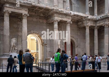 Markttor von Milet im Pergamonmuseum, Museumsinsel (Insel), Berlin-Mitte, Berlin, Deutschland Stockfoto