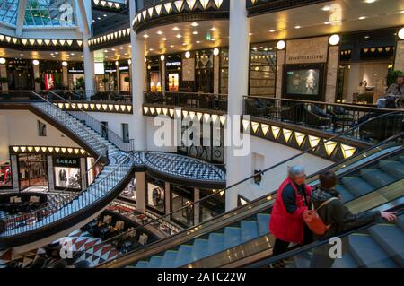 Kaufhaus Galeries und Einkaufszentrum Lafayette, Friedrichstraße, Berlin, Deutschland Stockfoto