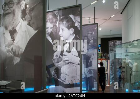 Ausstellung im Jüdischen Museum Judisches Museum in der Lindenstraße Straße Berlin Deutschland. Das (Judisches Museum Berlin) ist eines Stockfoto