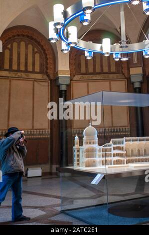 Im Inneren der jüdischen Synagoge an der Oranienburger Straße in Berlin Deutschland Stockfoto