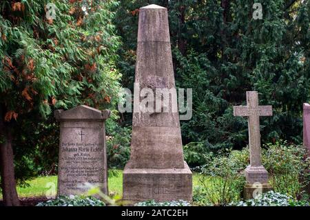 Grab von Johann Giovanni Fichte auf Dem Dorotheenstädtischen Friedhof, offiziell Friedhof der Pfarreien Dorotheenstadt und Friedrichswerder, ist ein Grundstück Stockfoto