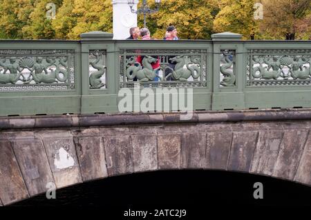 Historische Schlossbrücke über die Spree am Schlossplatz Berlin, Deutschland Stockfoto