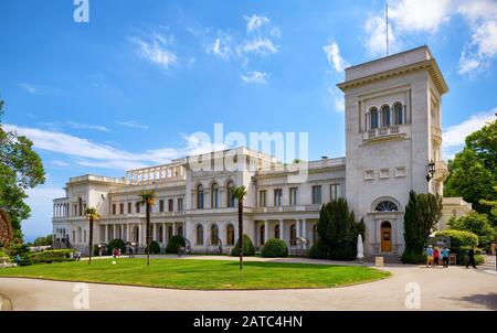 Livadia, RUSSLAND - 17. MAI 2016: Livadia Palace in der Nähe der Stadt Jutta. Der Palast Livadia auf der Krim war ein Sommerrefugium des letzten russischen Zaren, Nikolaus II Stockfoto