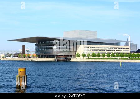 Moderne Gebäude im Hafen von Kopenhagen Stockfoto