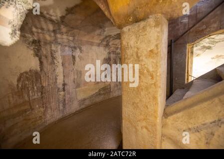 Complesso di Santa Maria di Monteoliveto o Sant'Anna dei Lombardi, Neapel - Ipogeo Stockfoto