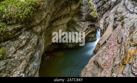 Die Starzlachklamm, eine schöne Schlucht am Fuße der Grunen bei Sonfhofen, Immenstadt im Allgau Stockfoto