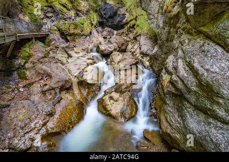 Die Starzlachklamm, eine schöne Schlucht am Fuße der Grunen bei Sonfhofen, Immenstadt im Allgau Stockfoto