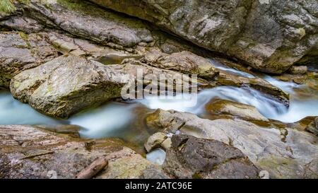 Die Starzlachklamm, eine schöne Schlucht am Fuße der Grunen bei Sonfhofen, Immenstadt im Allgau Stockfoto