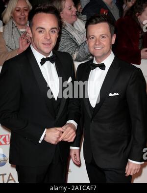 28. Januar 2020 - London, England, Großbritannien - Anthony McPartlin OBE und Declan Donnelly OBE nehmen an den National Television Awards 2020 Teil, Der O2 Stockfoto