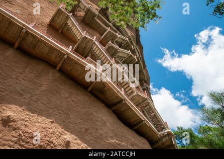 Maijishan Grotten in der Nähe von Tianshui, Provinz Gansu, Nordwestchina Stockfoto