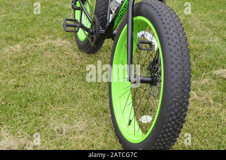 Ein Standbild des Fahrrads während eines Drehs vor Ort bei einer Feier im Juni Stockfoto